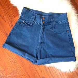 Vintage 90's LEI Highwaisted Shorts
